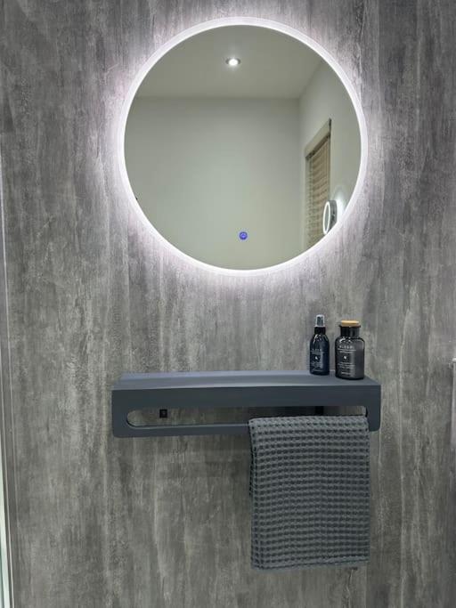 Premium Executive Apartment In 던펌린 외부 사진