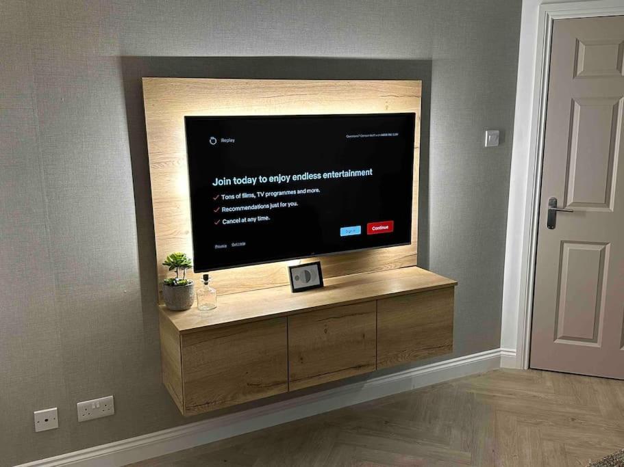 Premium Executive Apartment In 던펌린 외부 사진