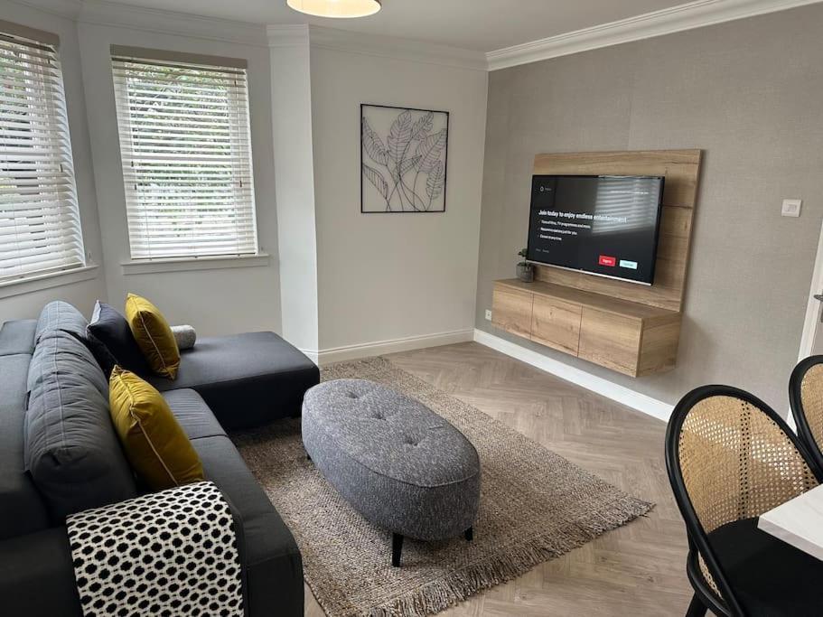 Premium Executive Apartment In 던펌린 외부 사진